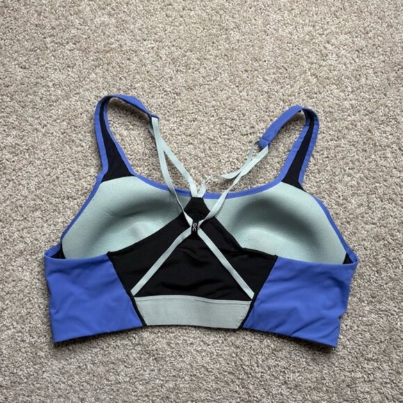 On Active Bra - Picture 2 of 6